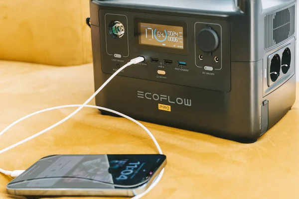 Connecting the EcoFlow, Bluetti charging station